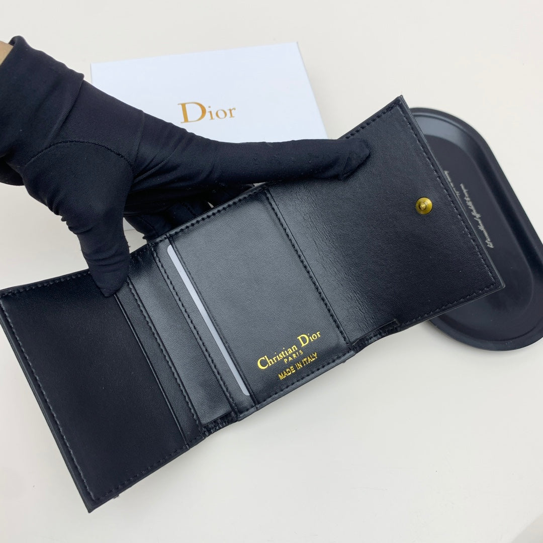 【ディオール】大人気ミニウォレット 新作登場 大人気