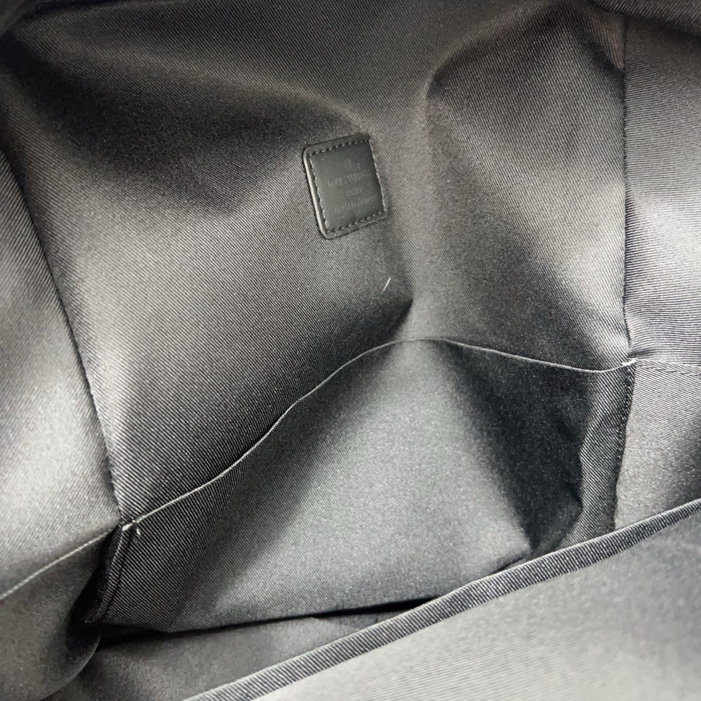 【ルイヴィトン】★ディスカバリー|大容量で収納力抜群、どんなシーンにも最適♪数量限定販売中