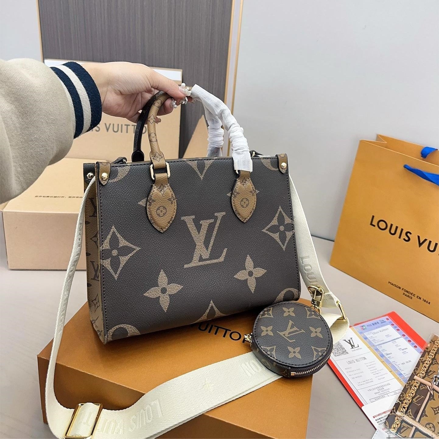 【ルイヴィトン】オンザゴー PM★使いやすい!! クロスボディにも♪