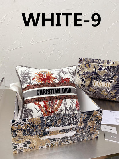【ディオール】新作★ロゴ/刺繍★スモールクッション♪選べる10色展開