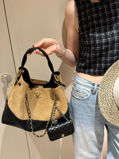 【シャネル】★秋冬のコーデに大活躍★HOBO バッグ★25A限定