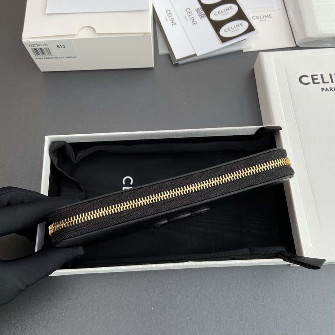 【セリーヌ】新作 人気商品ラージ ジップウォレットキュイルトリオンフ