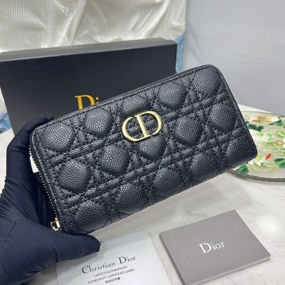 【ディオール】25SS新作 モダンで洗練されたスタイルが魅力の逸品