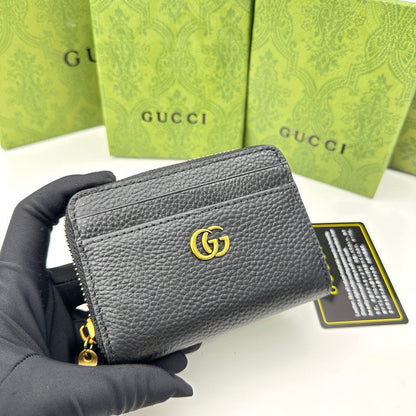 【グッチ】 ミニマリストに最適！シンプルで上品な短財布