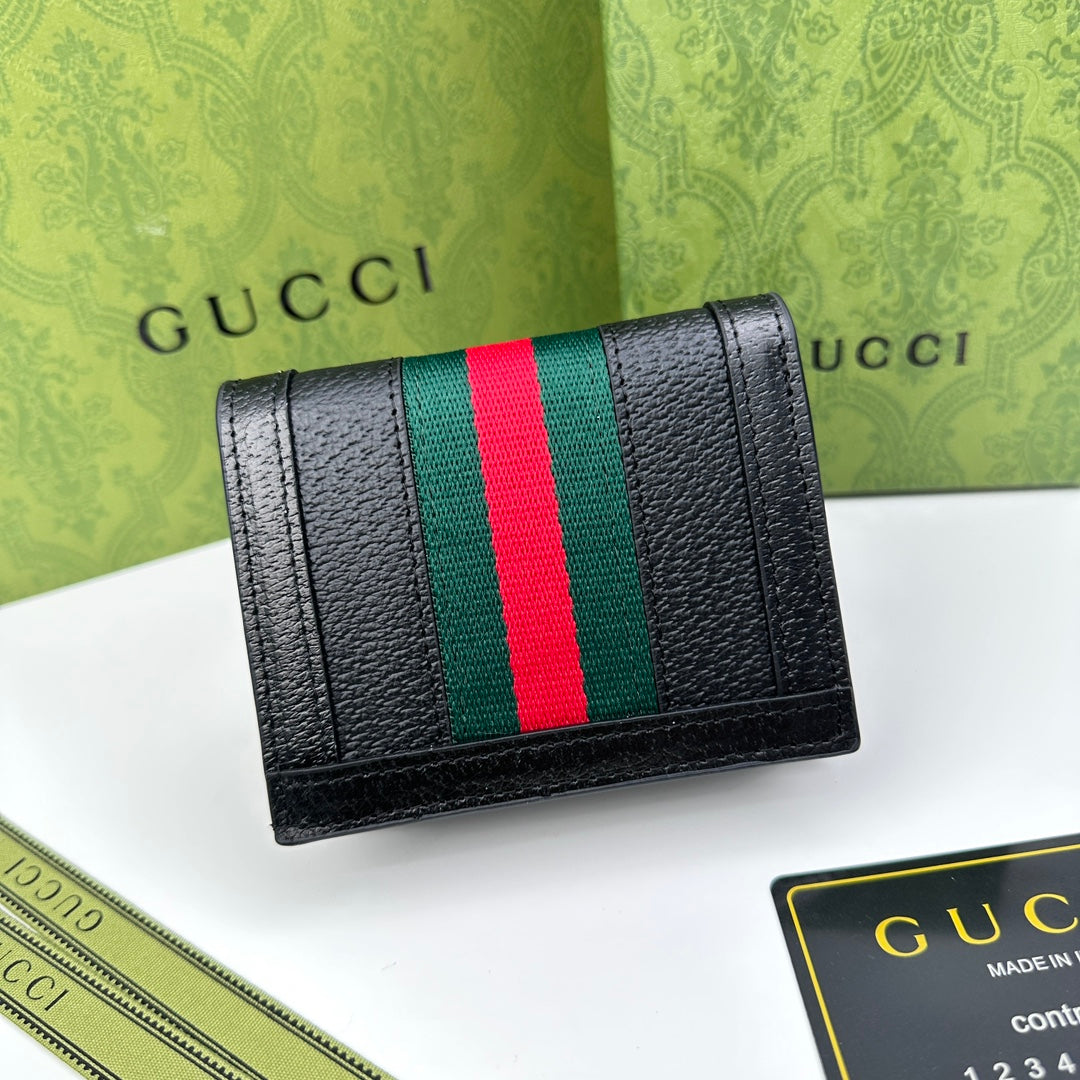 【グッチ】 個性的なデザイン 短財布 春夏限定コレクション