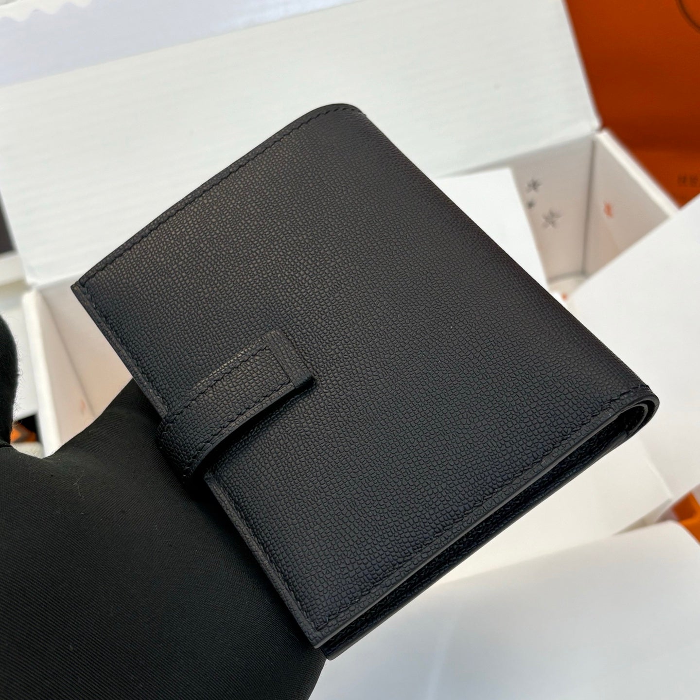 【エルメス】入手困難☆短い折りたたみ財布 希少な入荷☆黒