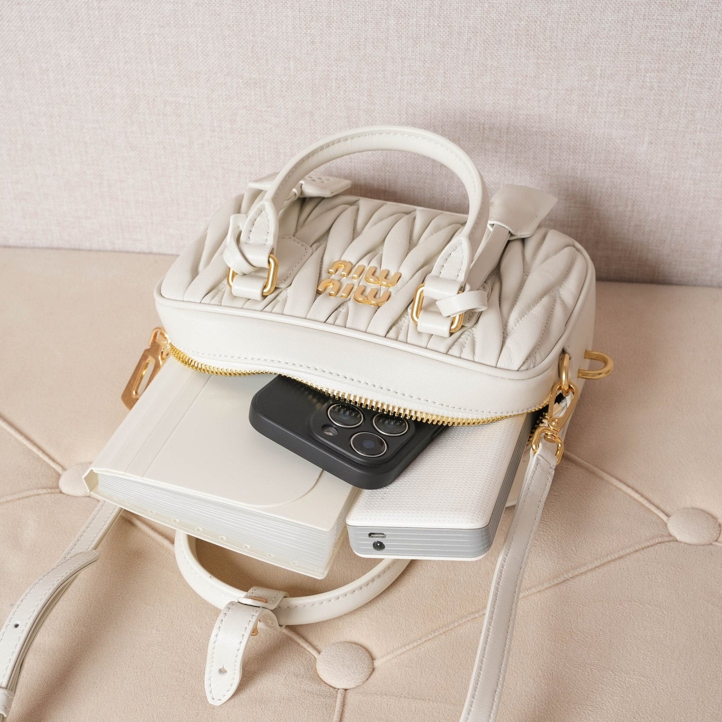 【ミュウミュウ】アルカディ マテラッセ レザー バッグ スモール 8色