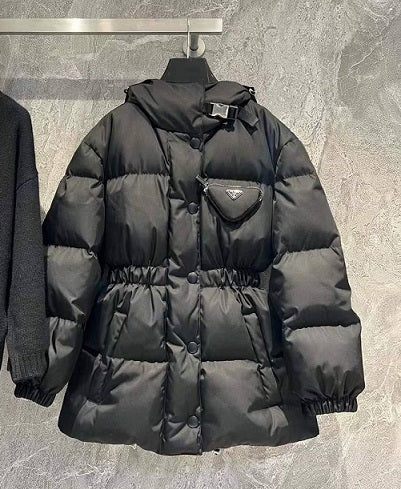 【プラダ】入手困難*ナイロン フード付ダウンジャケット レディース