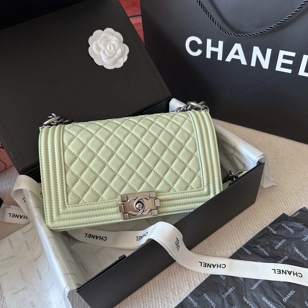 【シャネル】 新作 ボーイ シャネル バッグ カーフスキン-選べる8色