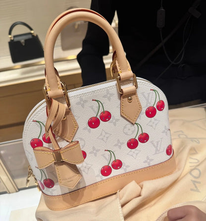 【ルイヴィトン】新作コラボLV x TMアルマBB さくらんぼ ハンドバッグ M14234