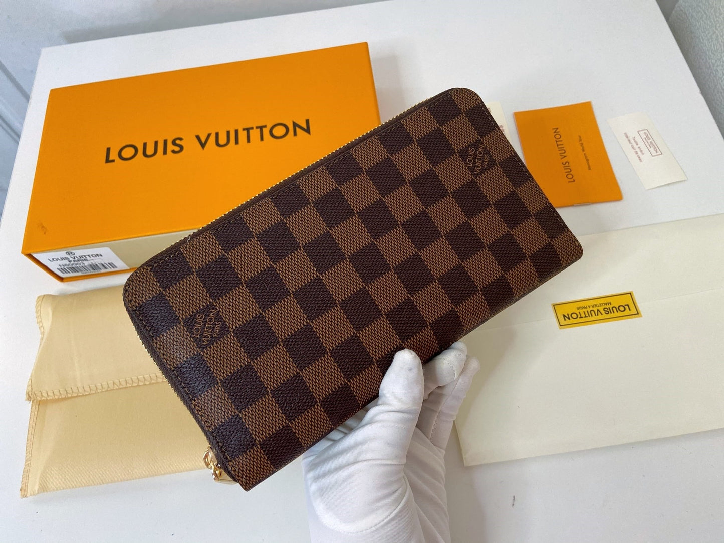 【ルイヴィトン】Zippy大容量財布 今だけ限定販売 話題の人気モデル