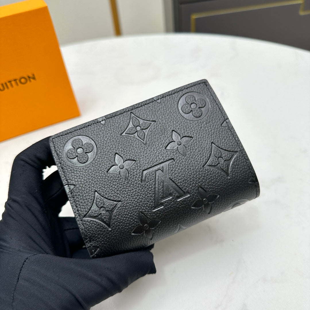 【ルイ・ヴィトン】大人気エンボス加工 短財布　洗練されたデザイン