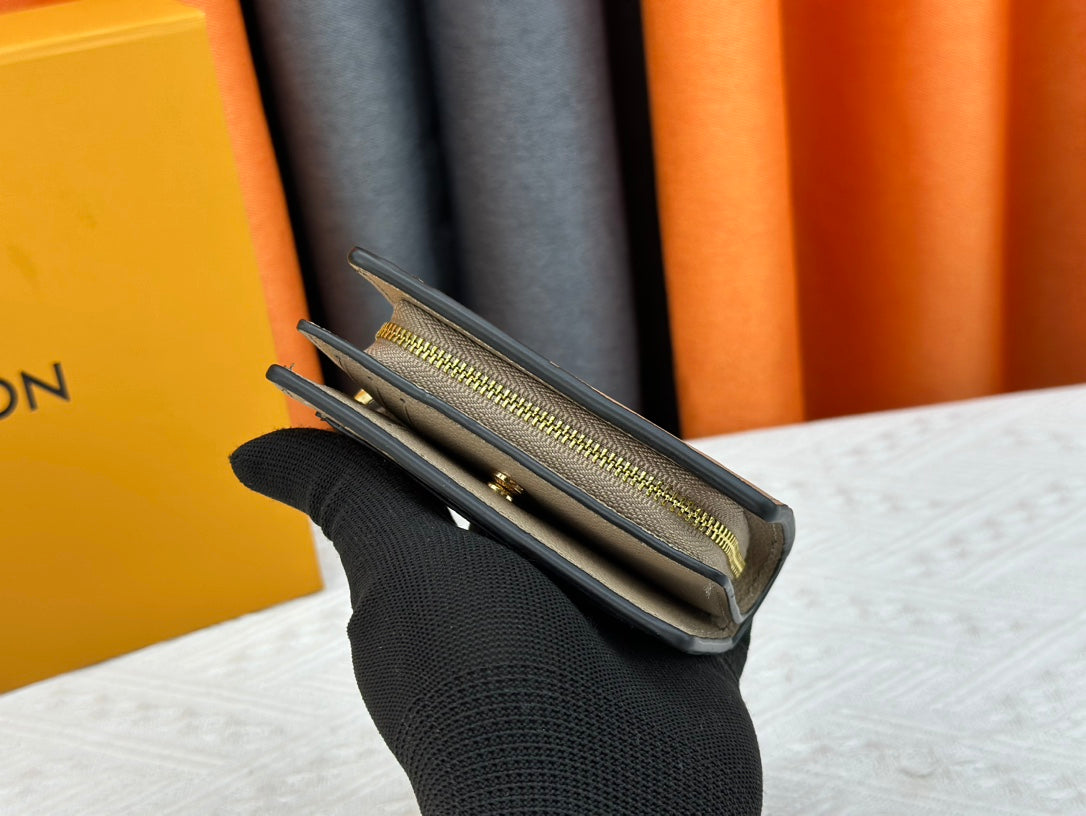 【ルイヴィトン】ミニ財布 小さな中に大きな収納力 即完売予感