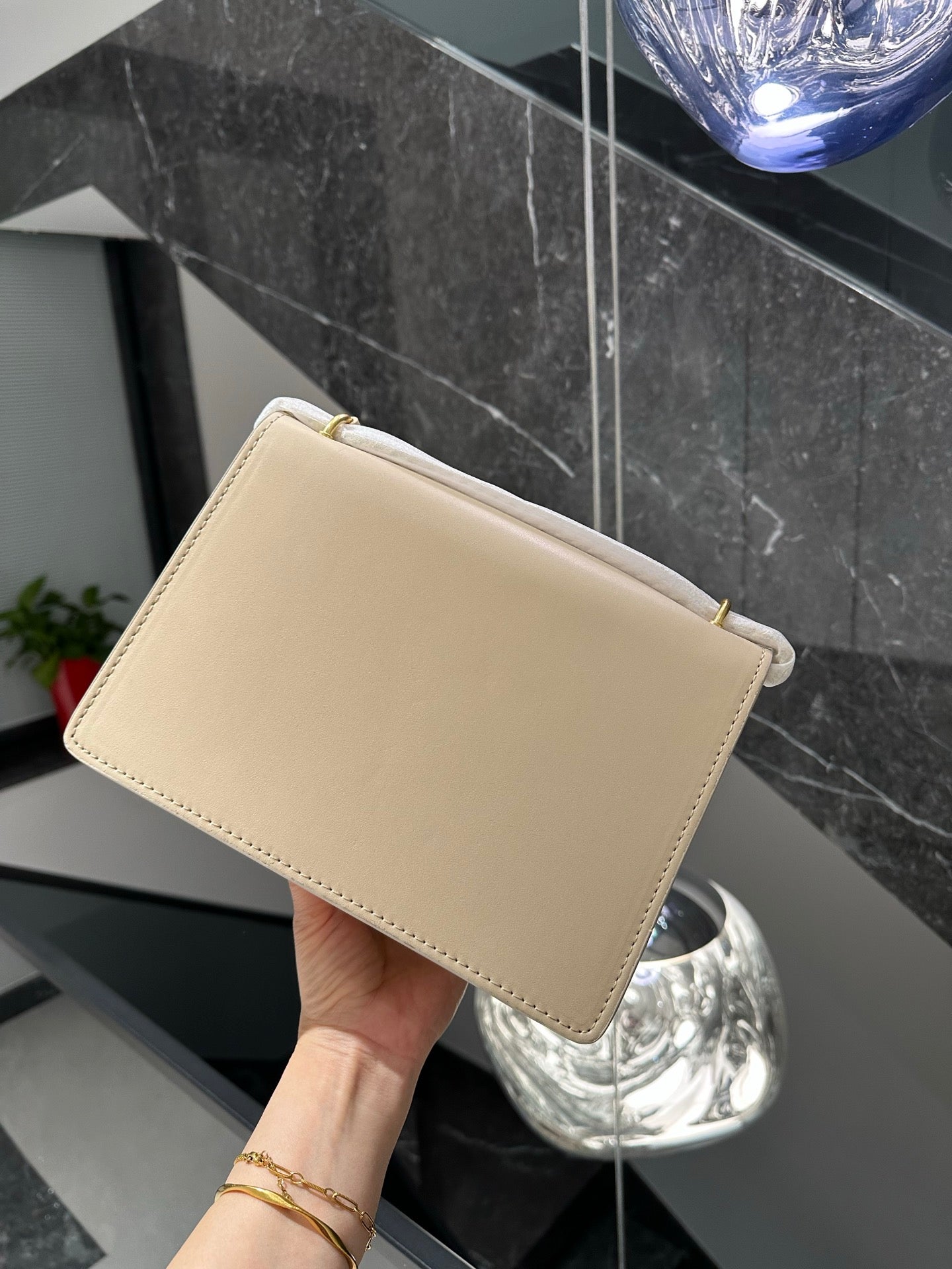 【サンローラン】スムースレザーのサンセットミディアム